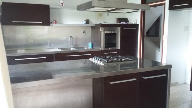 VN - Casa venta Ezpeleta Este