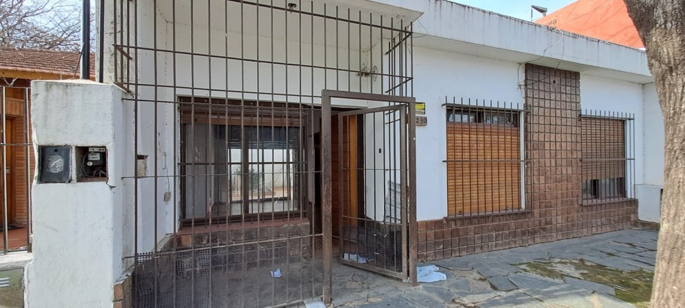 Venta casa sobre calle Gral Acha