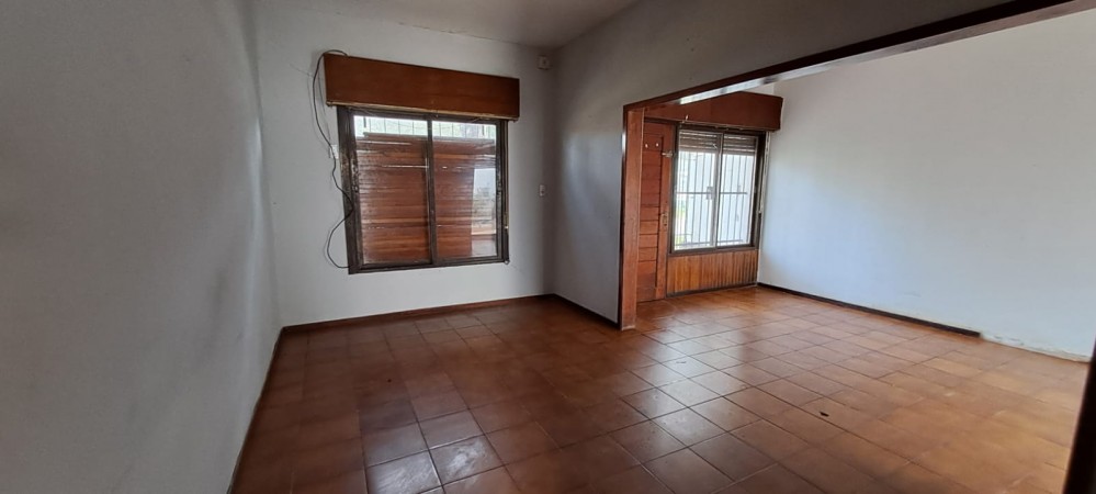 Venta casa sobre calle Gral Acha