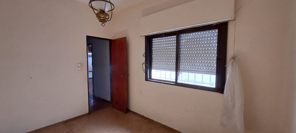 Venta casa sobre calle Gral Acha