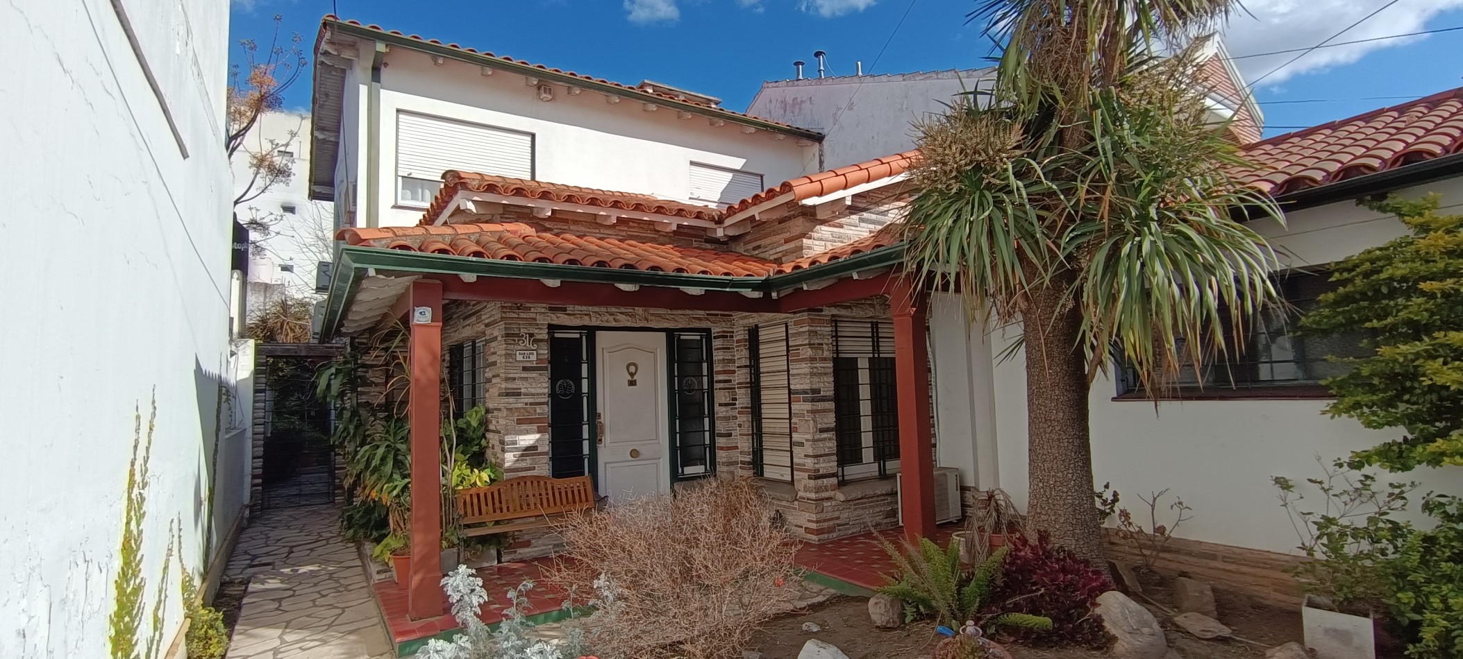 NS - ¡HERMOSA CASA EN EXCELENTE UBICACION!