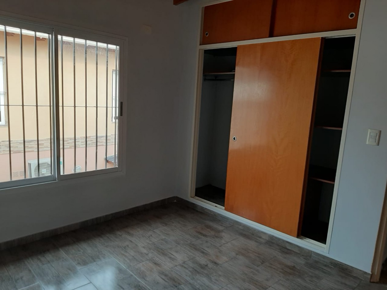 VN - VENTA DE CUATRO DUPLEX CON COCHERA EN BERNAL
