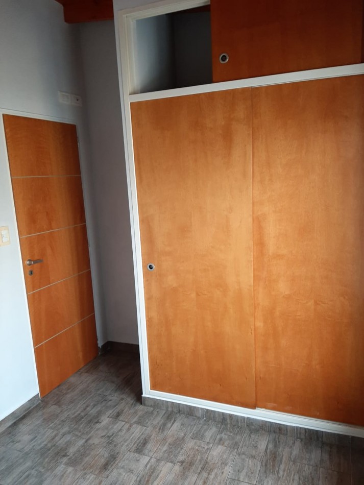 VN - VENTA DE CUATRO DUPLEX CON COCHERA EN BERNAL