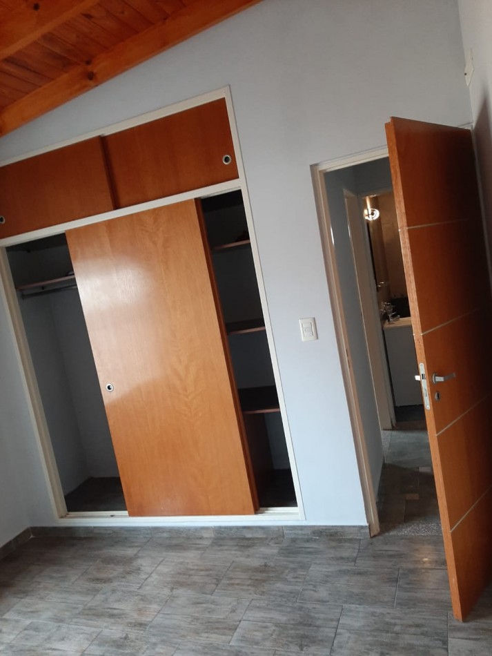 VN - VENTA DE CUATRO DUPLEX CON COCHERA EN BERNAL