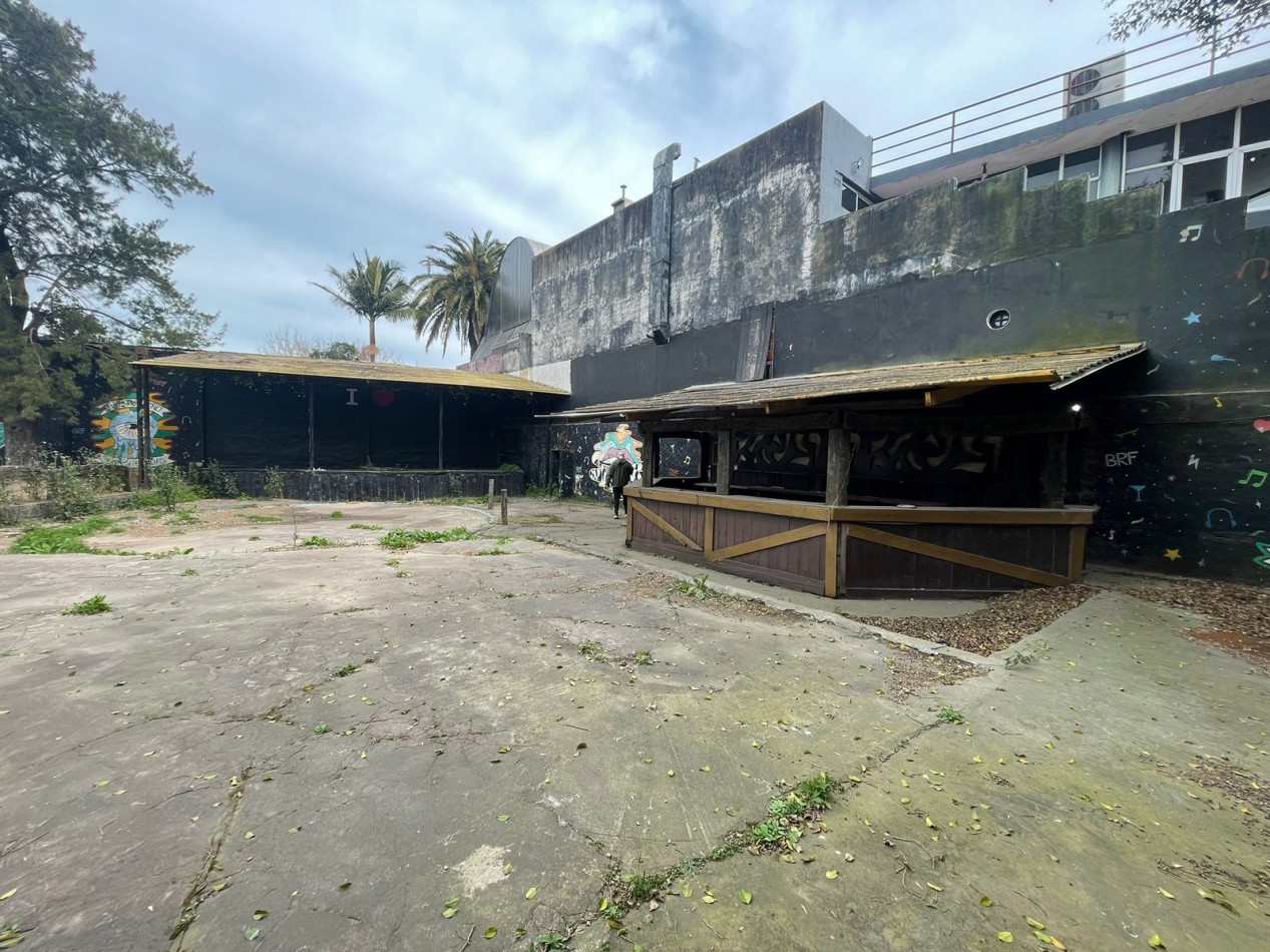 VN - IMPRESIONANTE LOCAL EN VENTA EN RIBERA DE QUILMES