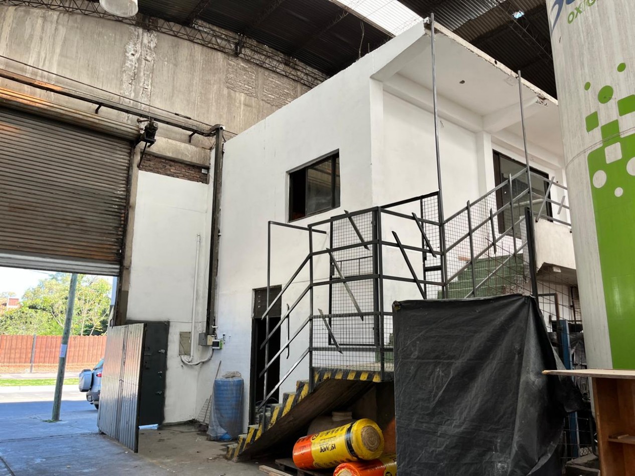 AJ DEPOSITO 1300 M2 EXCELENTE UBICACION
