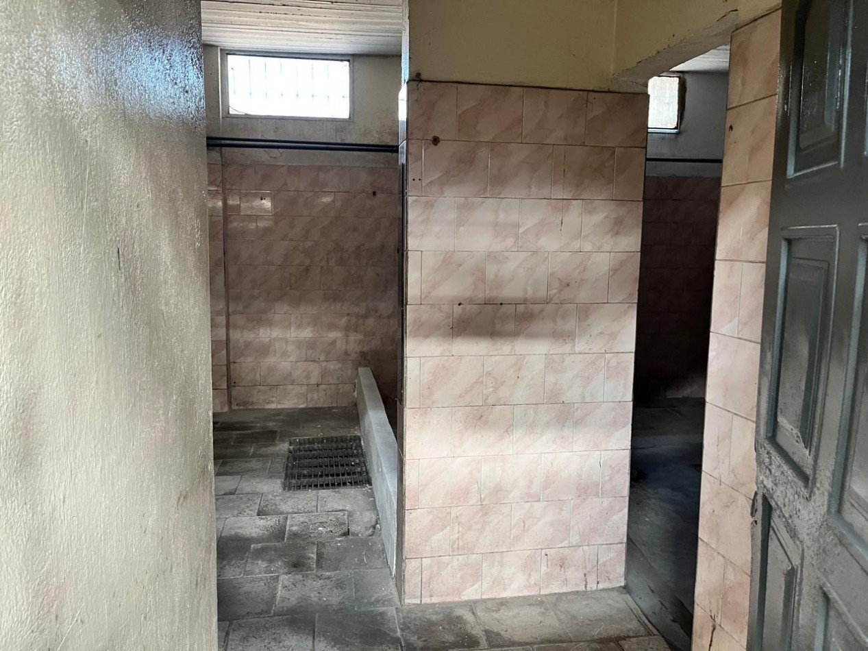 AJ DEPOSITO 1300 M2 EXCELENTE UBICACION