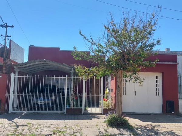 AV- Venta amplia casa 5 ambientes apta credito