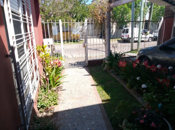 AV- Venta amplia casa 5 ambientes apta credito