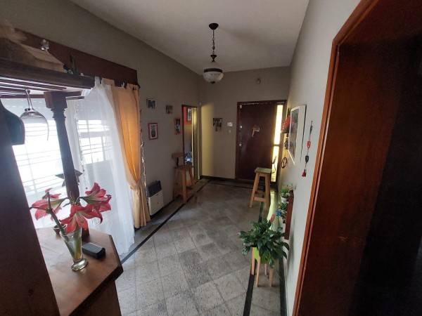 AV- Venta amplia casa 5 ambientes apta credito