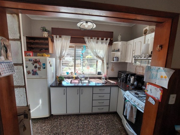 AV- Venta amplia casa 5 ambientes apta credito