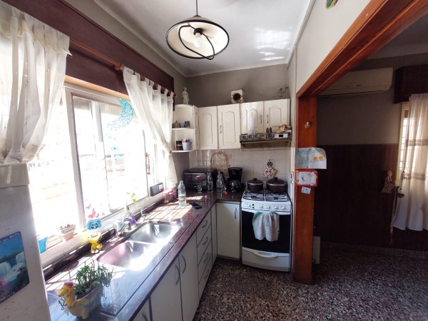 AV- Venta amplia casa 5 ambientes apta credito