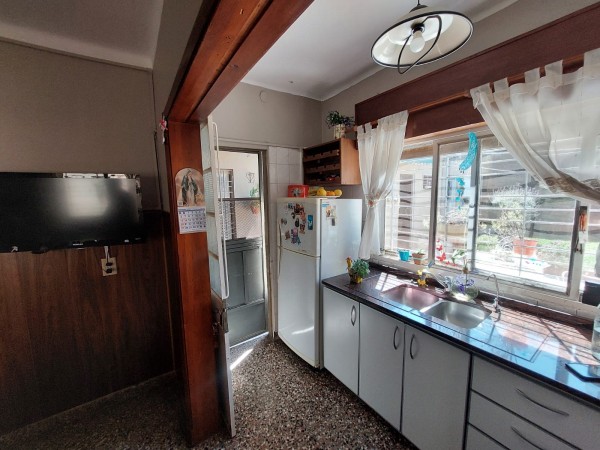AV- Venta amplia casa 5 ambientes apta credito