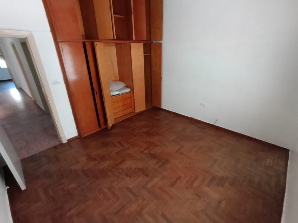 VG- luminosa casa de 4 ambientes!