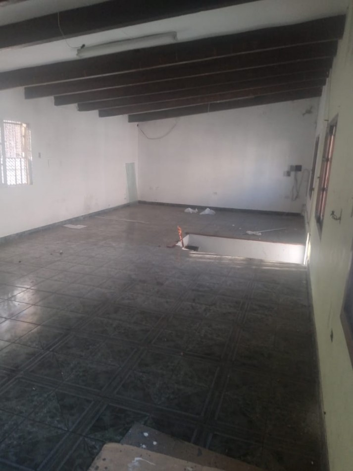 AJ - Local comercial de dos plantas