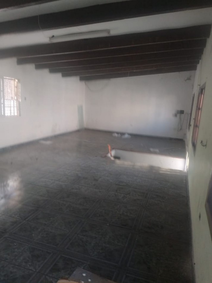 AJ - Local comercial de dos plantas