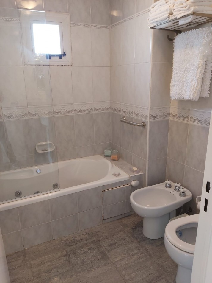 AJ - HERMOSO PISO 5 ambientes - ZONA PLAZA CONESA