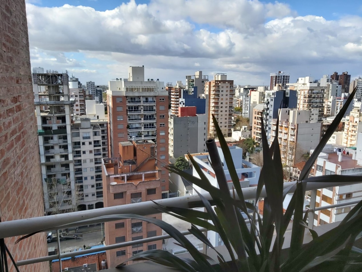 AJ - HERMOSO PISO 5 ambientes - ZONA PLAZA CONESA