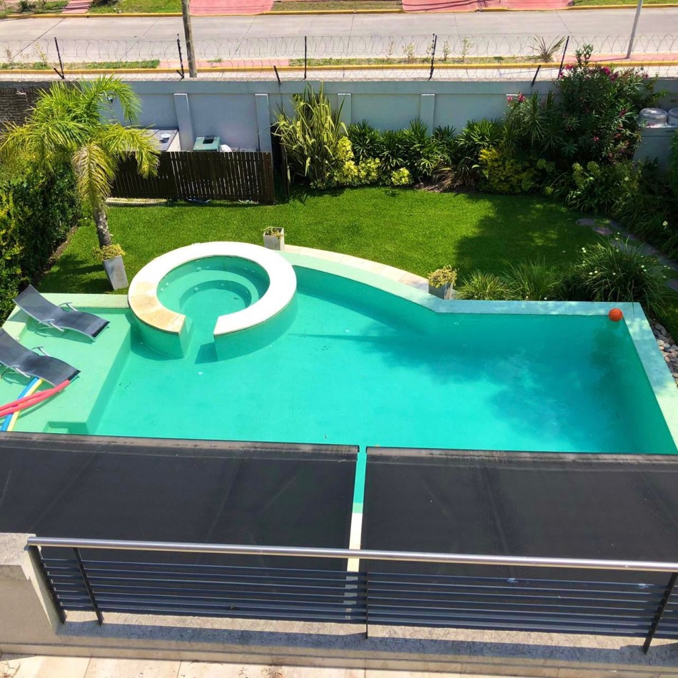 AV- Casa de Categoria en Quilmes Centro - 4 Plantas, 720 m² y Amenities de Lujo
