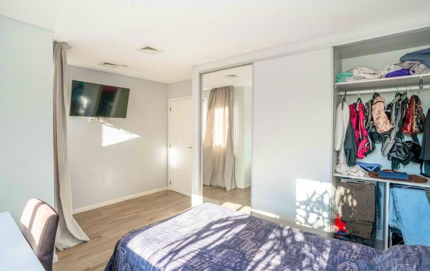 AV- Casa de Categoria en Quilmes Centro - 4 Plantas, 720 m² y Amenities de Lujo