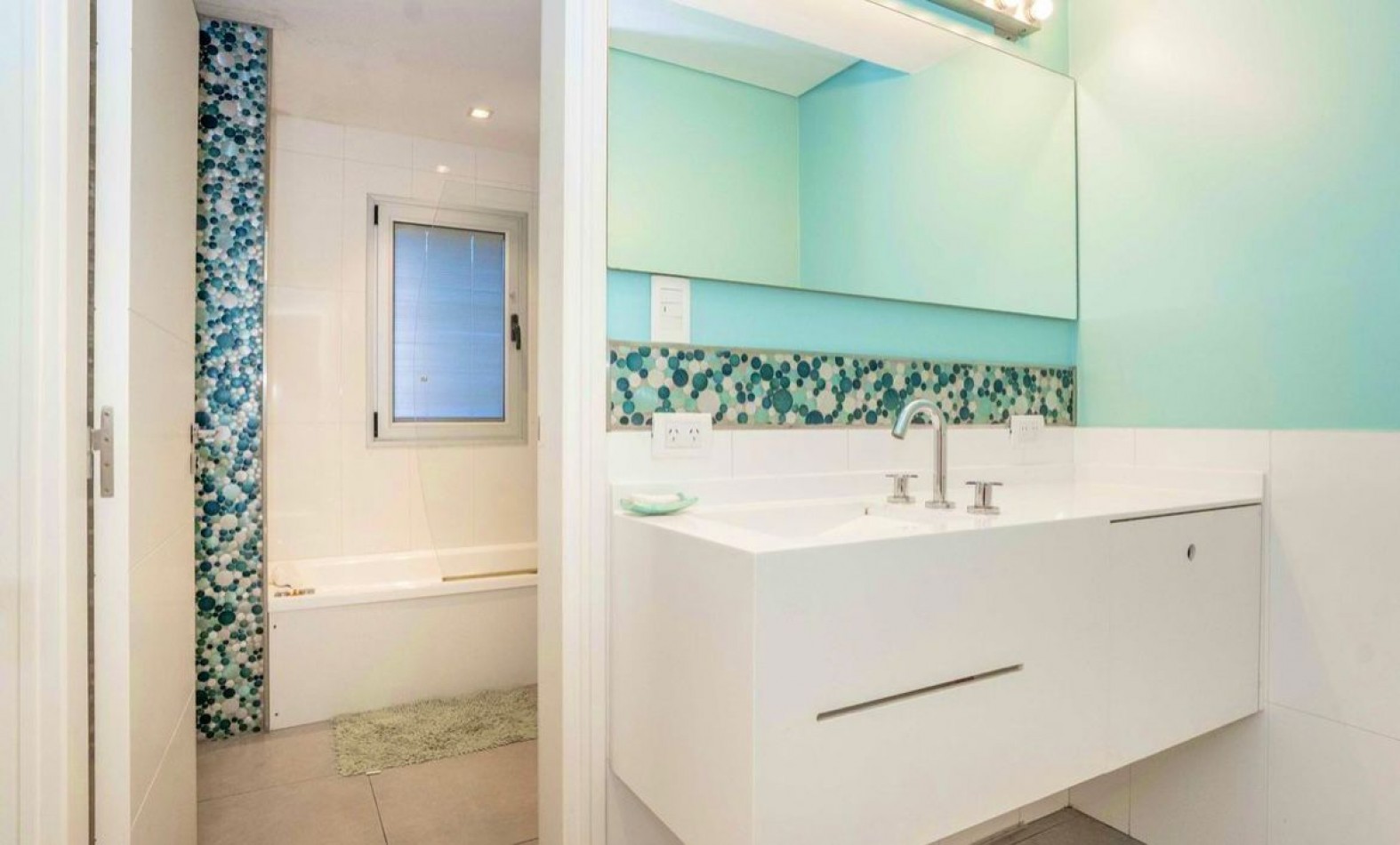 AV- Casa de Categoria en Quilmes Centro - 4 Plantas, 720 m² y Amenities de Lujo
