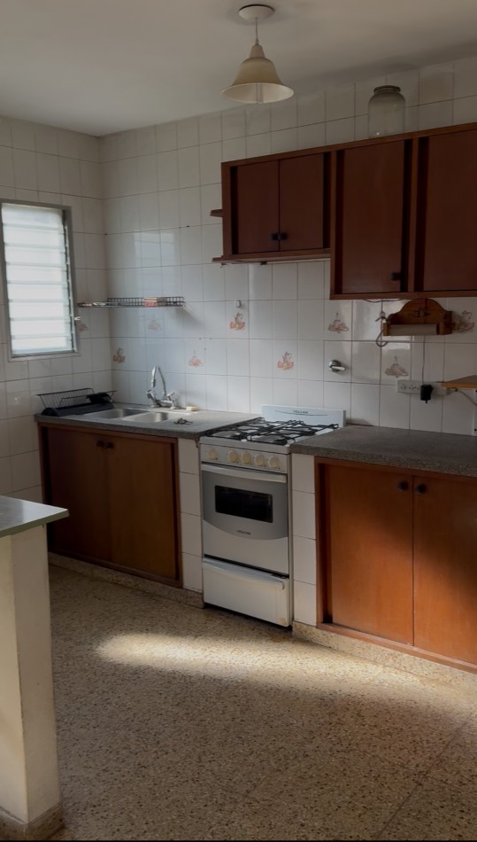 AJ - DEPARTAMENTO 2 ambientes con cochera y patio 