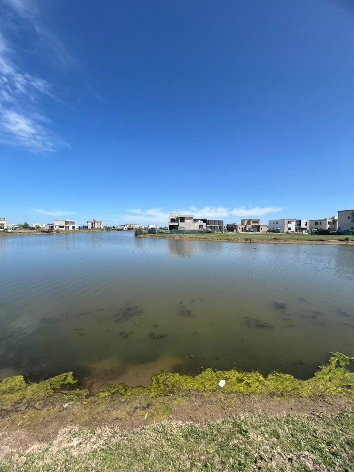 Av- Lote de 700m2 en el barrio magallanes, pueblos del plata 