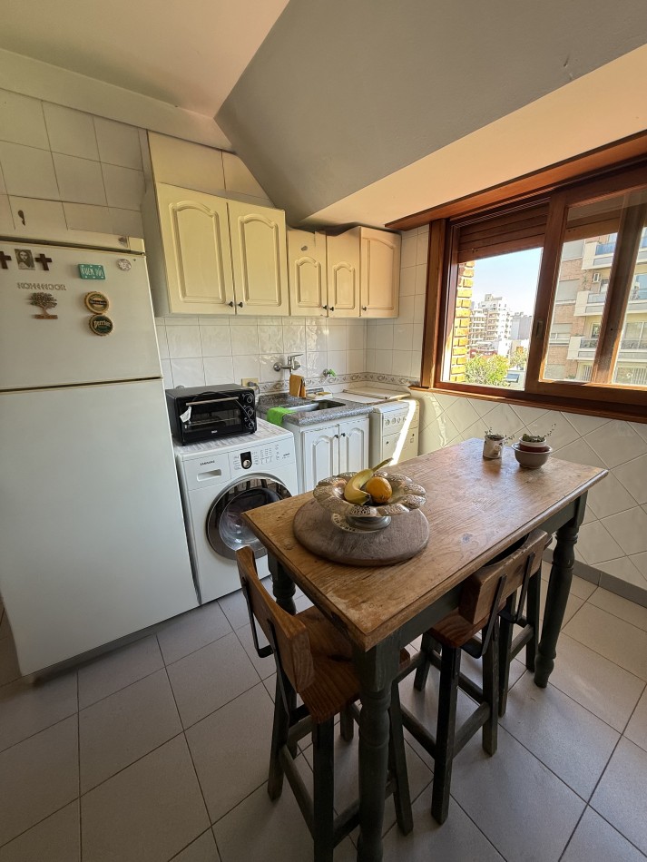 AJ - Departamento 3 ambientes, con la posibilidad de convertirlo en 3 dormitorios