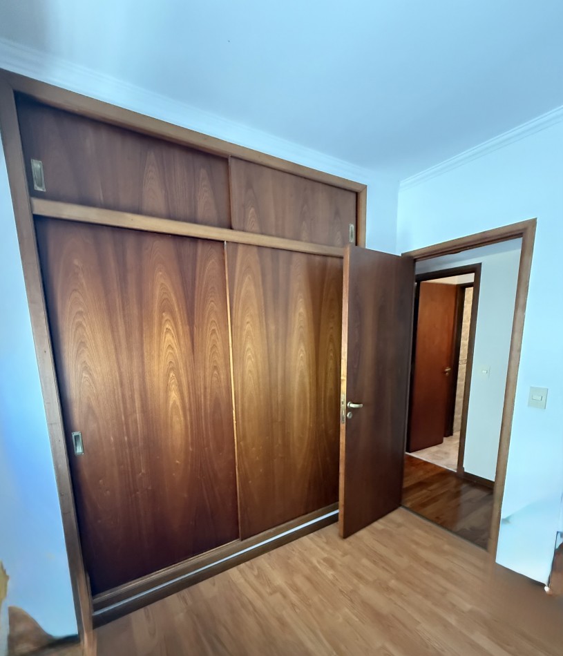 AJ - Departamento 3 ambientes, con la posibilidad de convertirlo en 3 dormitorios