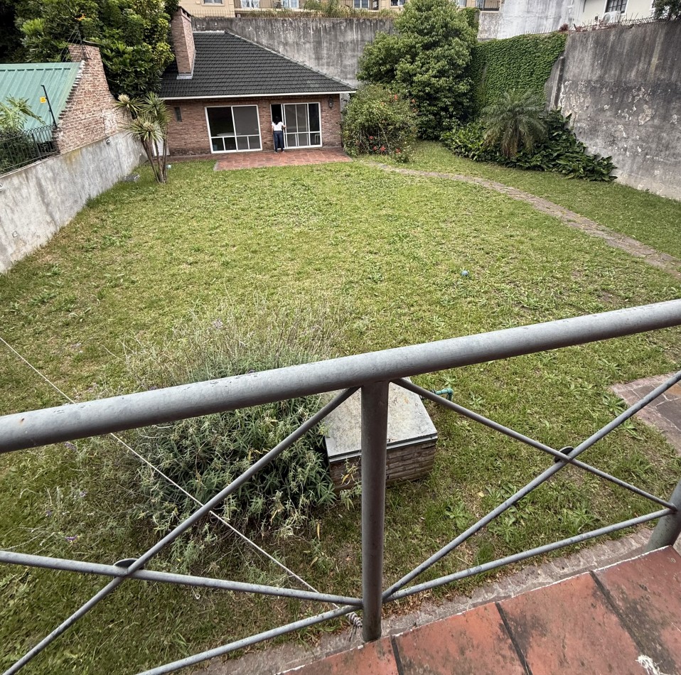 AJ - Importante  propiedad de categoria ideal geriatrico, clinica, consultorios