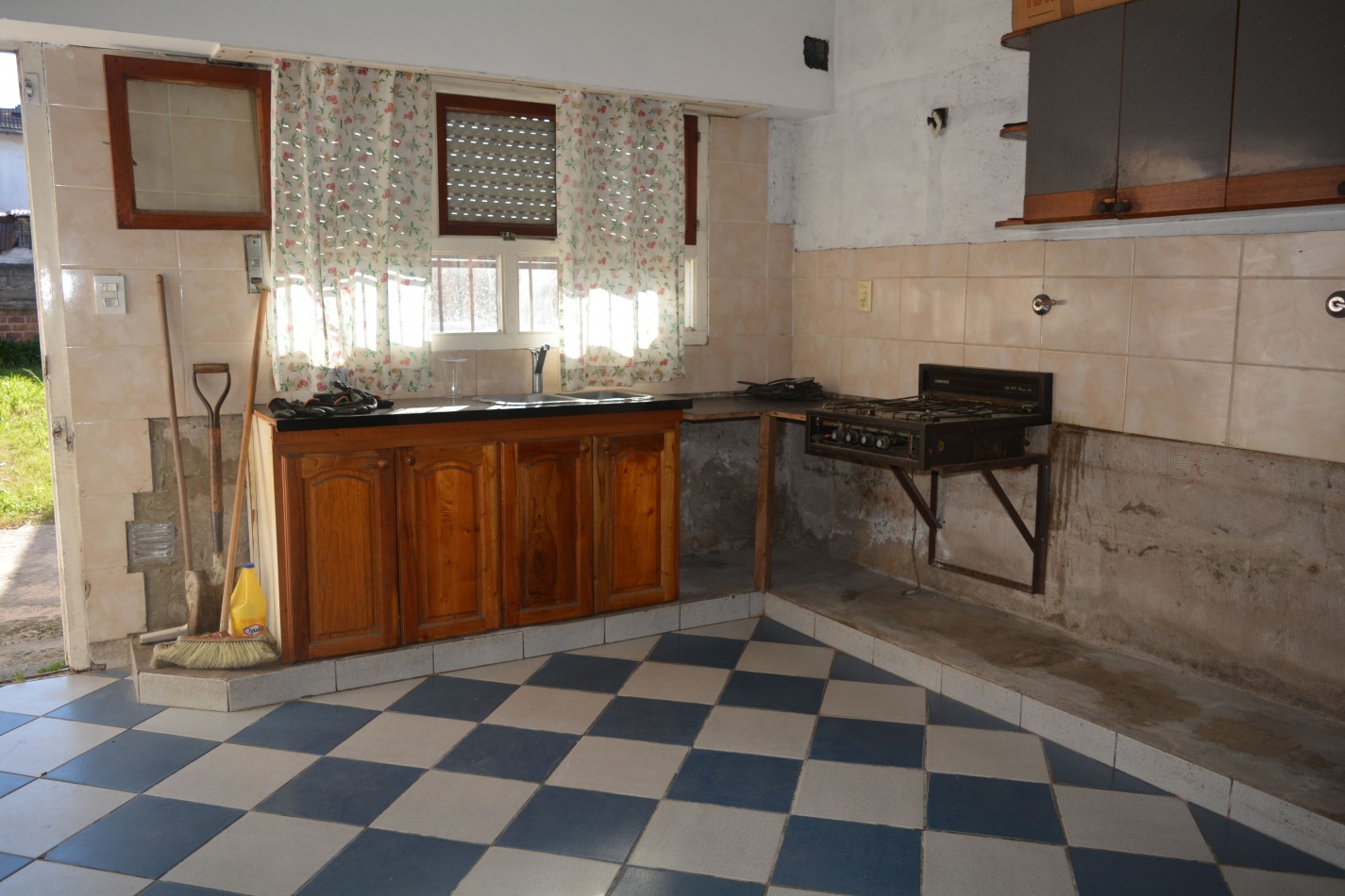 VG  Luminosa casa en venta de 6 ambientes