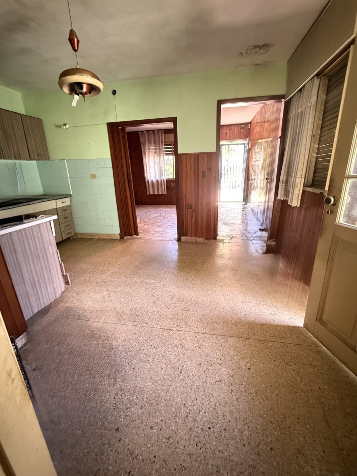 AJ - CASA 2 DORMITORIOS AMPLIO LOTE 