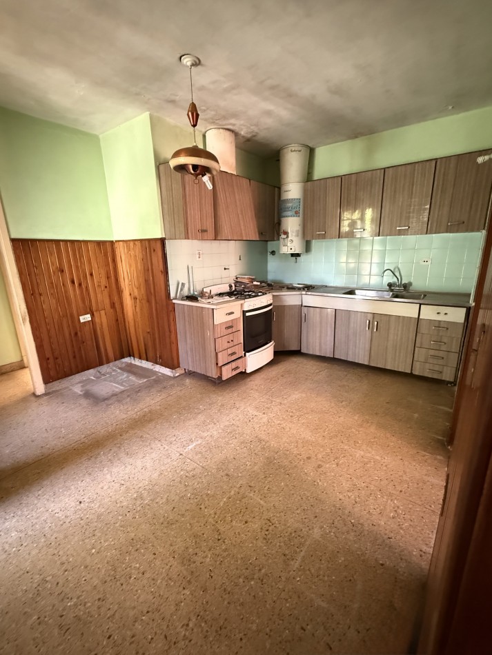 AJ - CASA 2 DORMITORIOS AMPLIO LOTE 