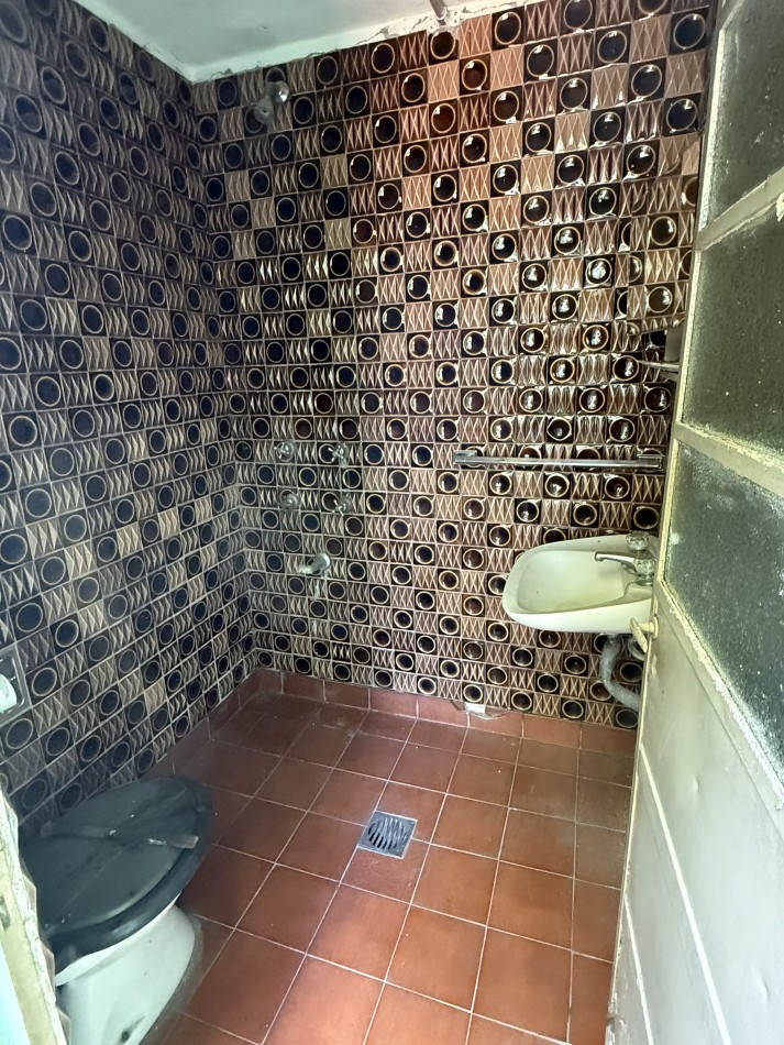 AJ - CASA 2 DORMITORIOS AMPLIO LOTE 