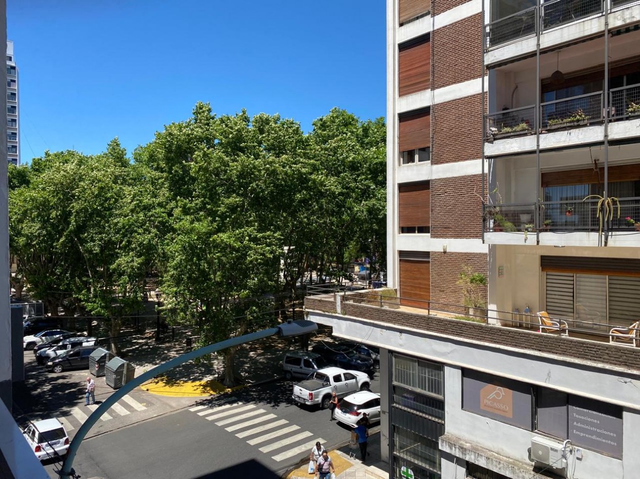 AM. DEPARTAMENTO TRES AMBIENTES EN VENTA -QUILMES CENTRO