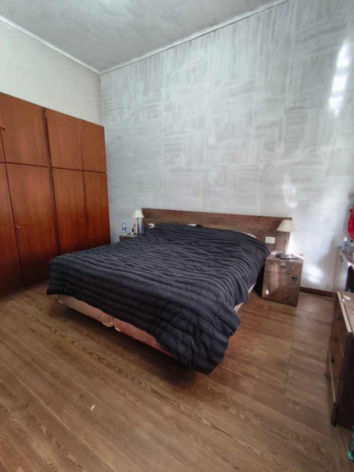 Av- Inmueble 4amb desarrollado en lote propio con entrada tipo PH