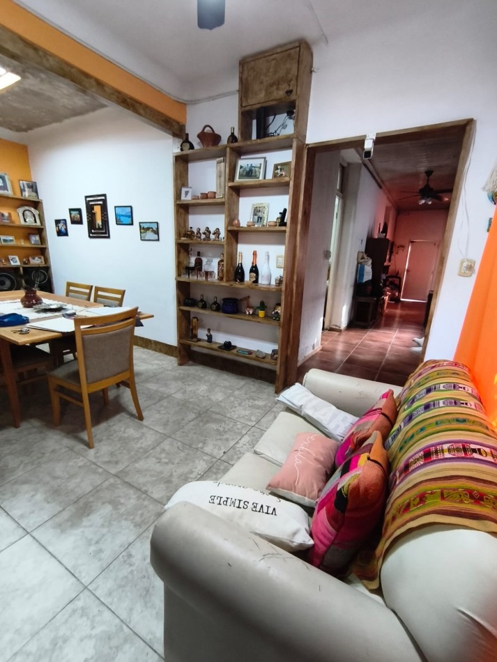 Av- Inmueble 4amb desarrollado en lote propio con entrada tipo PH