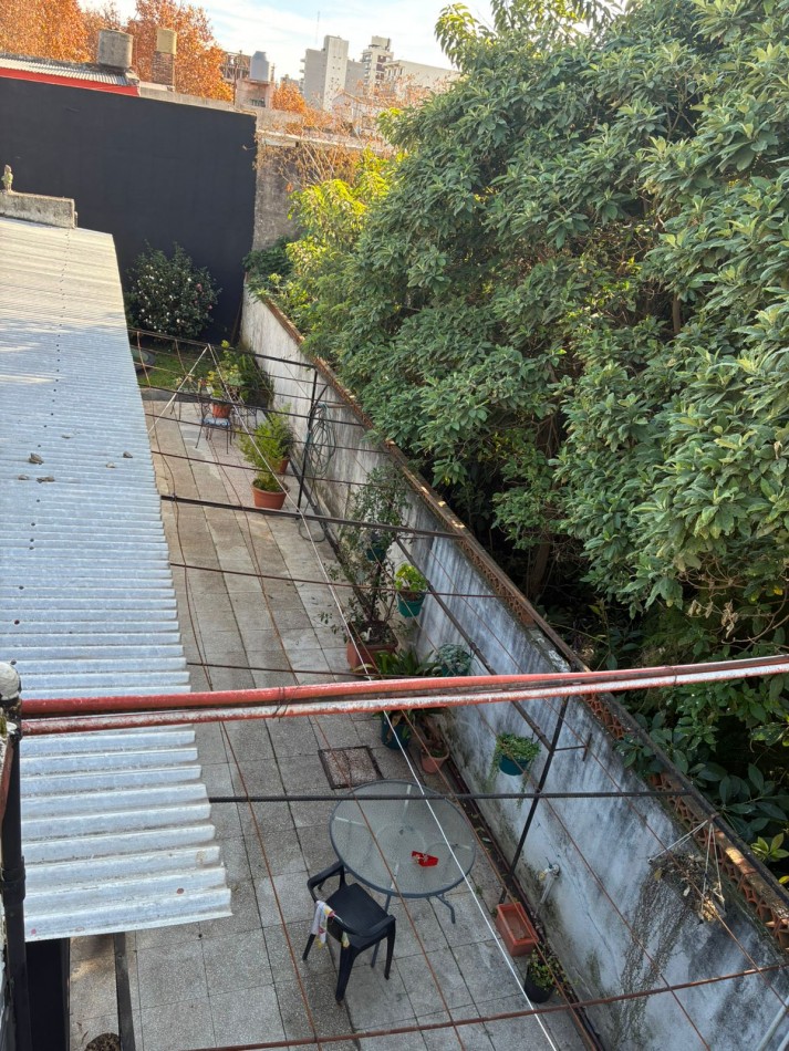 Av- Inmueble 4amb desarrollado en lote propio con entrada tipo PH