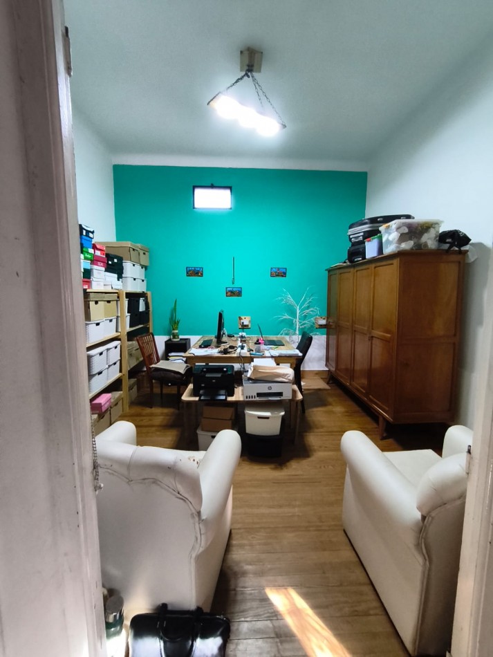 Av- Inmueble 4amb desarrollado en lote propio con entrada tipo PH