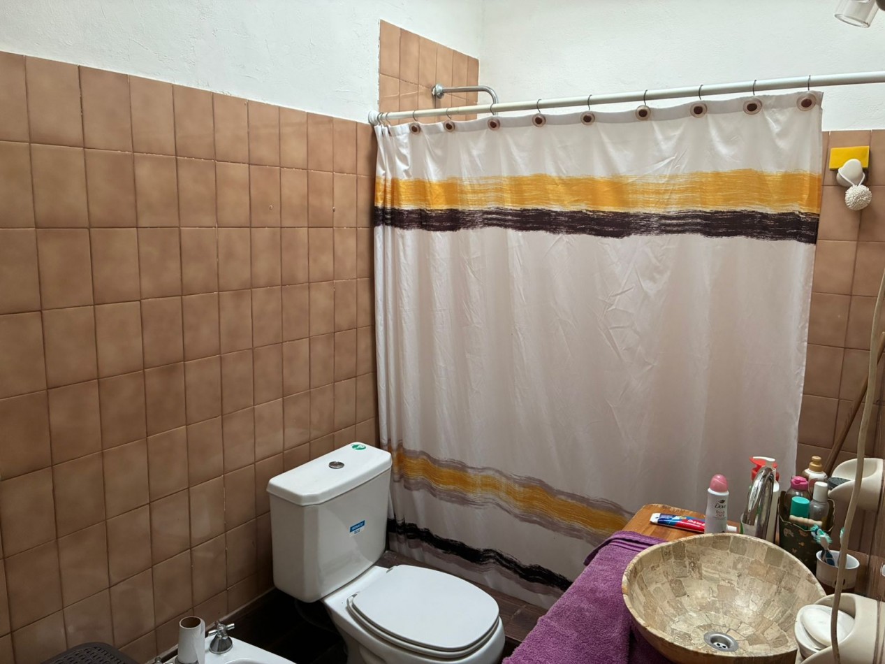 Av- Inmueble 4amb desarrollado en lote propio con entrada tipo PH