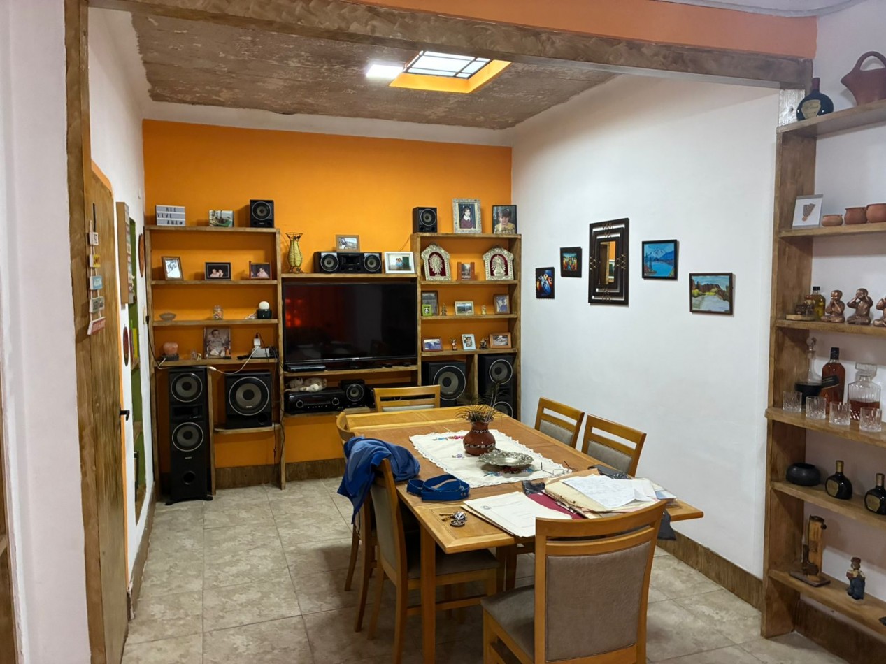 Av- Inmueble 4amb desarrollado en lote propio con entrada tipo PH