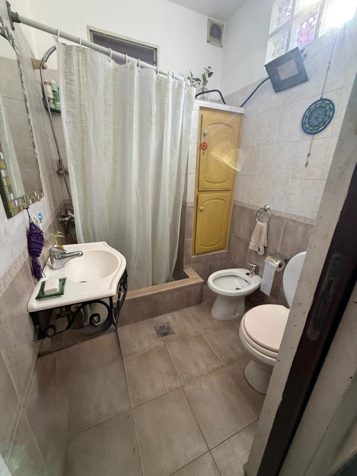 AJ - CASA 5 AMBIENTES QUILMES OESTE