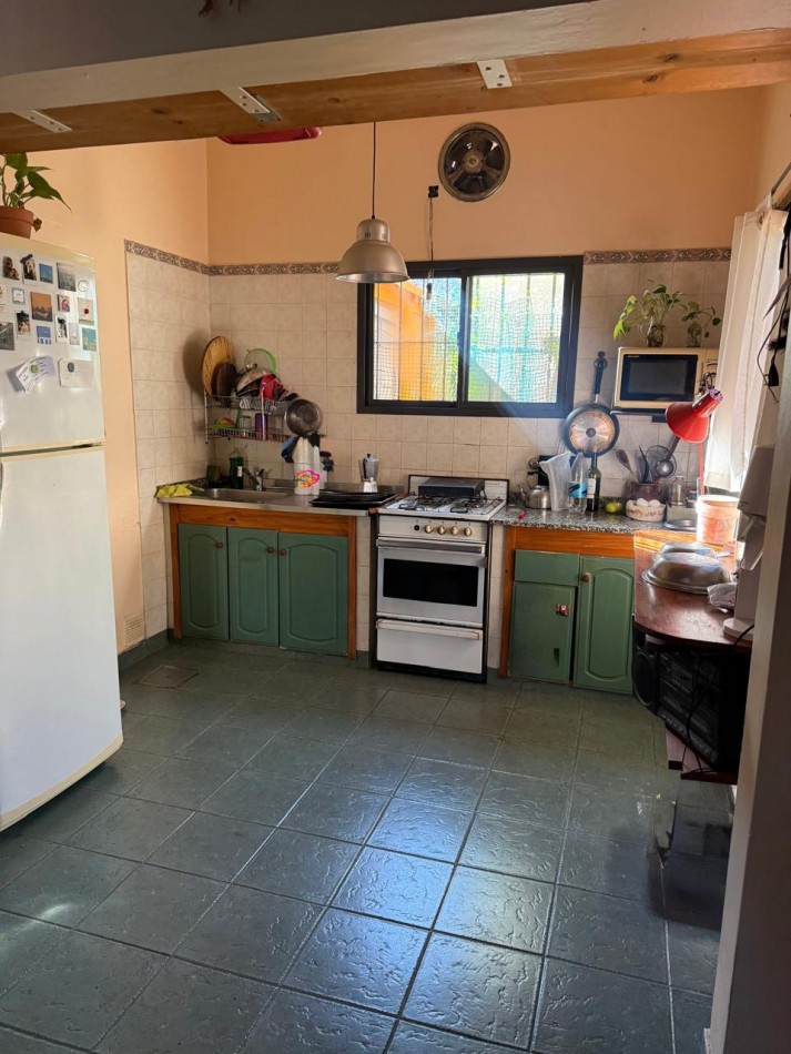 AJ - CASA 5 AMBIENTES QUILMES OESTE