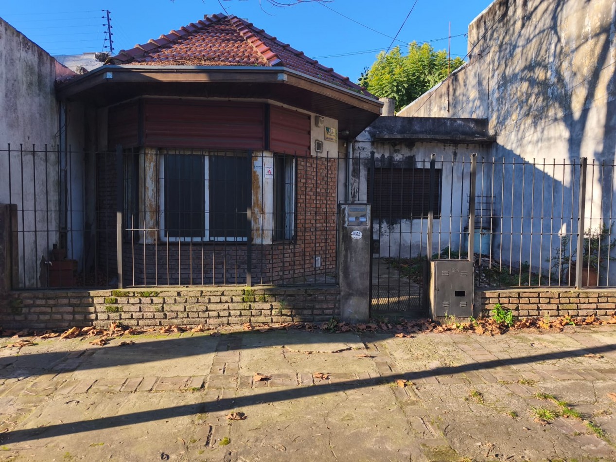 LP - Venta casa con gran lote en Quilmes centro