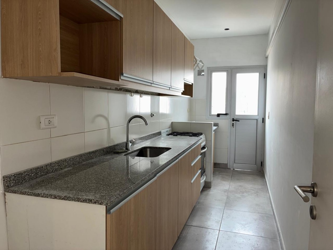 RS - Hermoso departamento 2 ambientes en Quilmes centro 