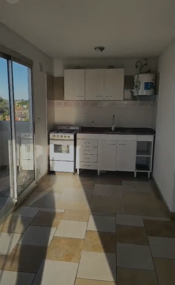 FV (BF) Monoambiente con terraza en Quilmes 