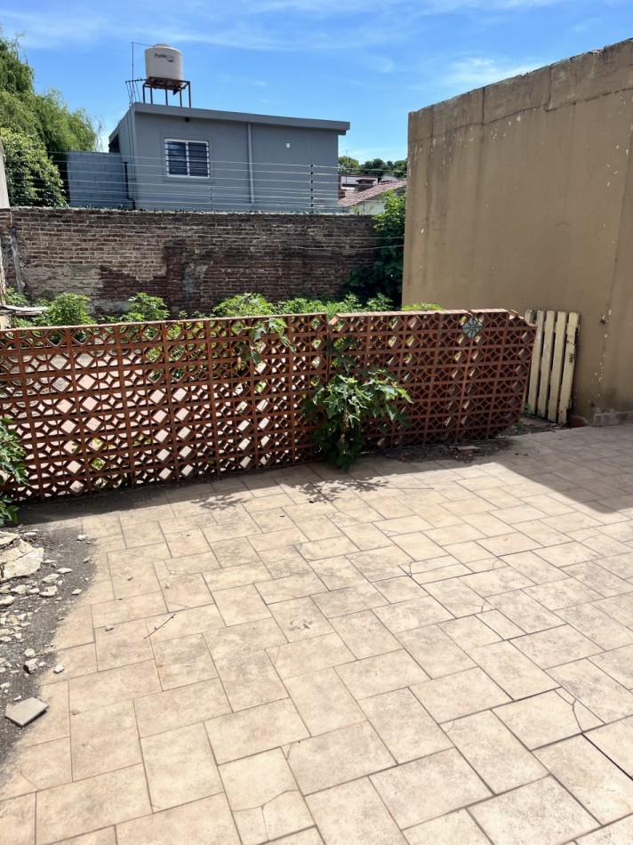 AJ Casa 3 dormitorios con amplio jardin APTA CREDITO