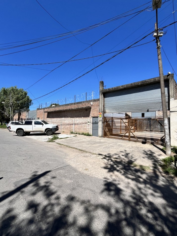 AJ DEPOSITOS 1200 m2 en excelente estado Berazategui