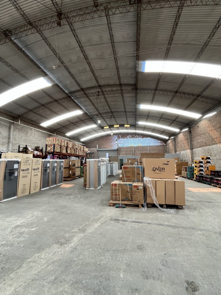 AJ DEPOSITOS 1200 m2 en excelente estado Berazategui