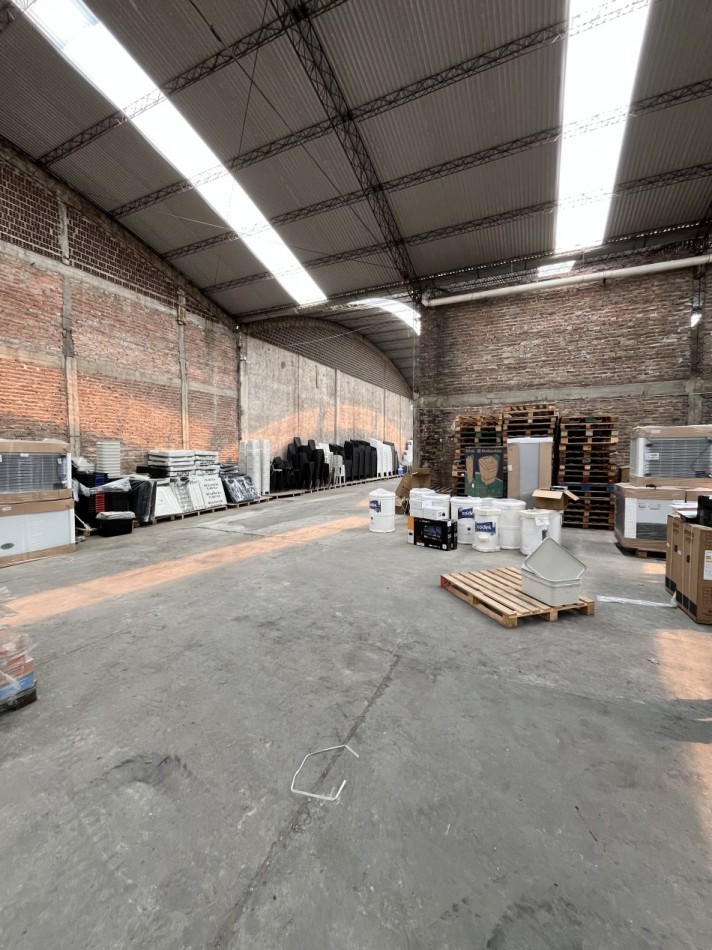 AJ DEPOSITOS 1200 m2 en excelente estado Berazategui